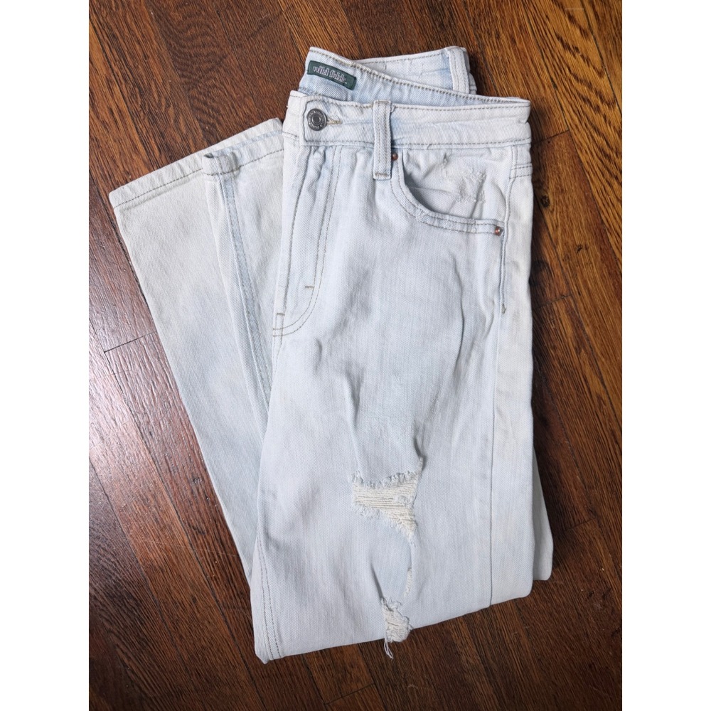 Wild Fable Womens High Rise Mom Jeans Light Wash Distressed Blue Size 6